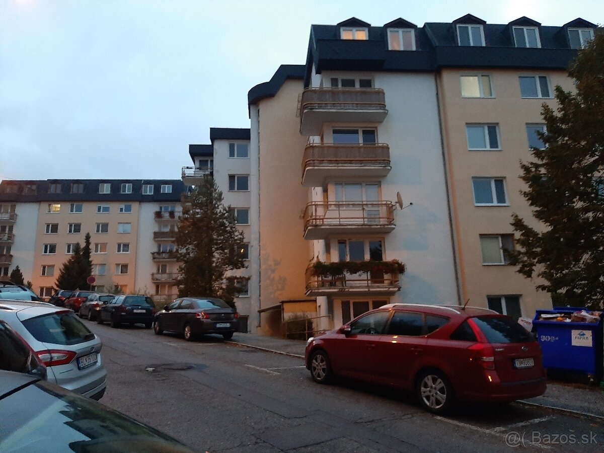 Ponúknite 2 a 3 izbový byt v pôvodnom stave Trenčín