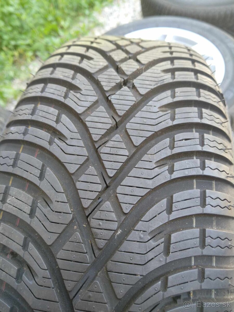 185/65 15 92 T XL + nové plechové disky FIAT DOBLO.