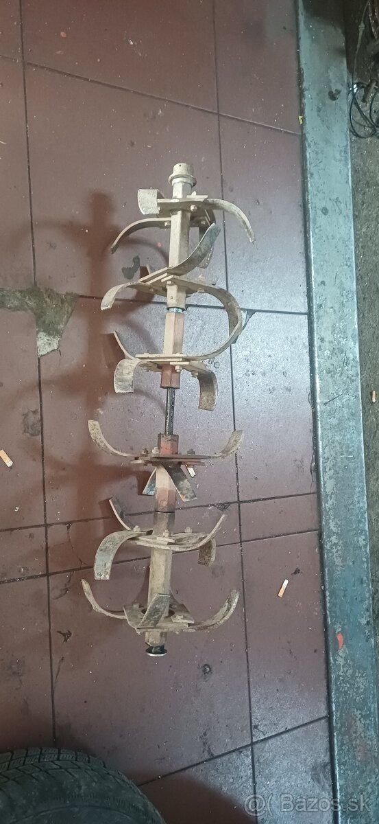 Malotraktor terra vari agzat vary