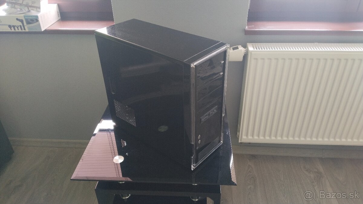 Predám počítač Intel i7 (+ monitor v samostanom inzeráte)