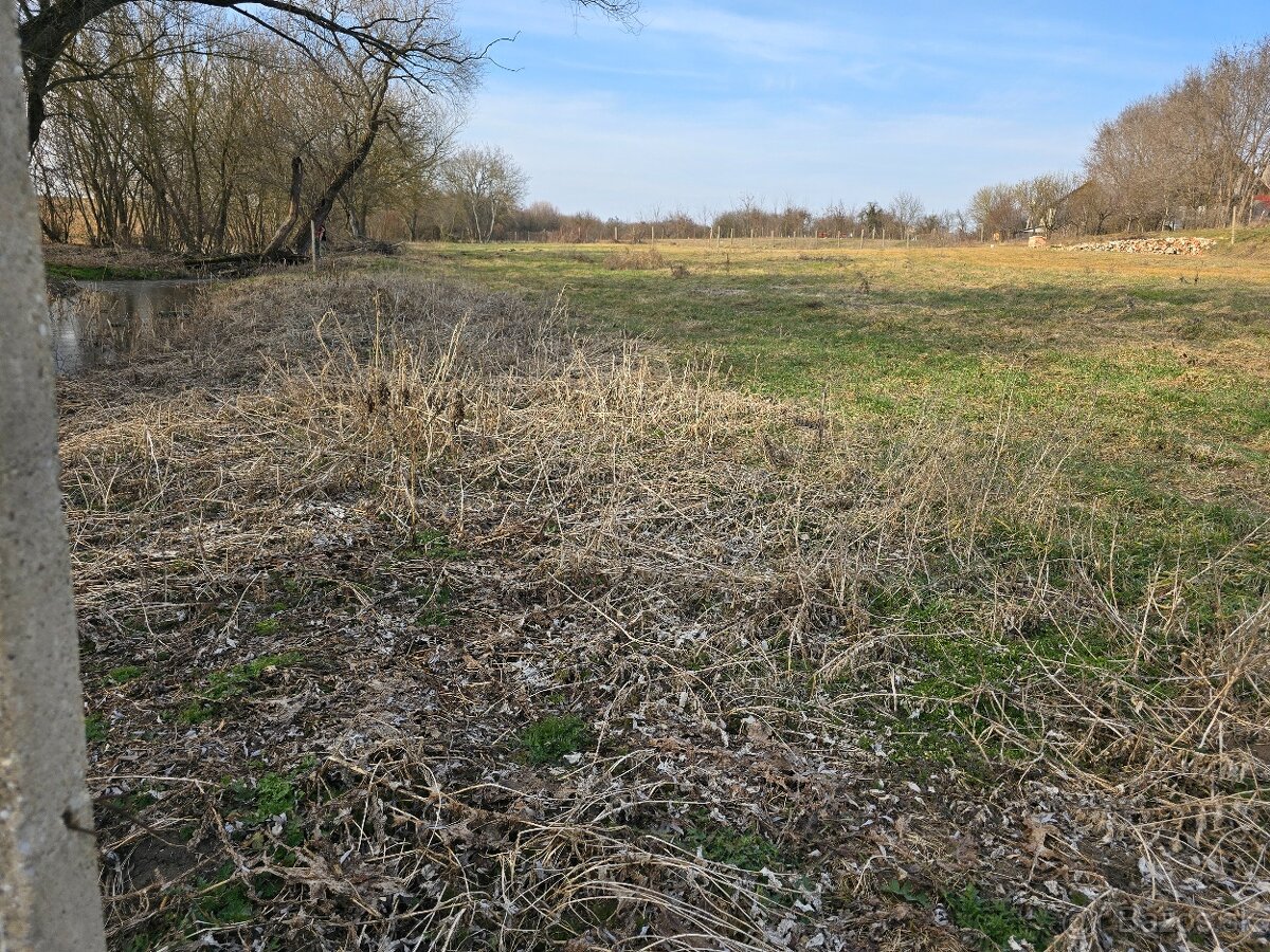 Stavebný pozemok ideálny na farmu - 4848m2