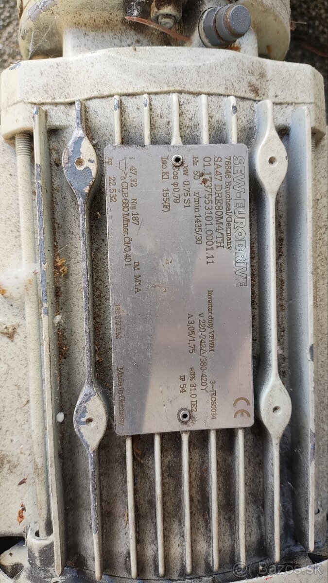 Elektromotor s prevodovkou