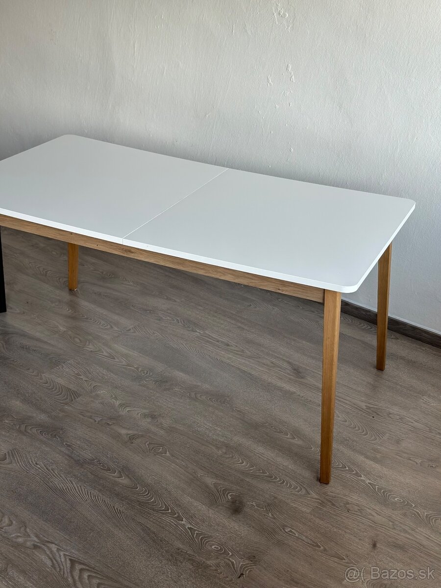 Predám jedálenský stôl