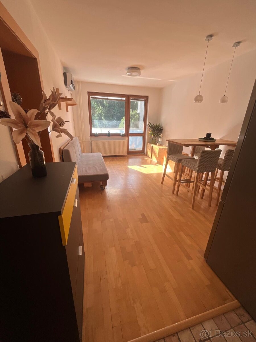 Na predaj 3-izbový byt s balkónom v Bojniciach, sídlisko Lúč
