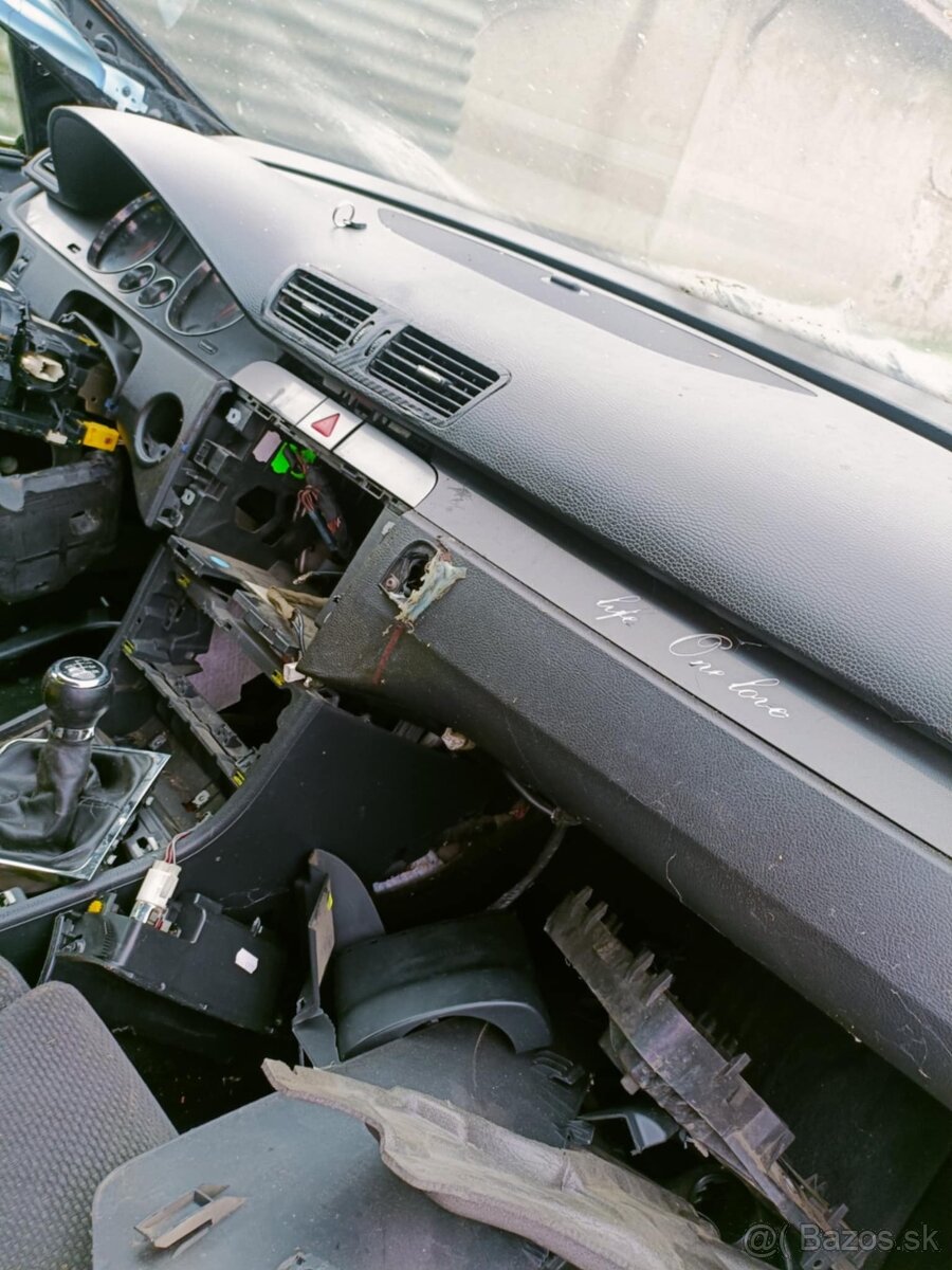 Predam v celku passat b6