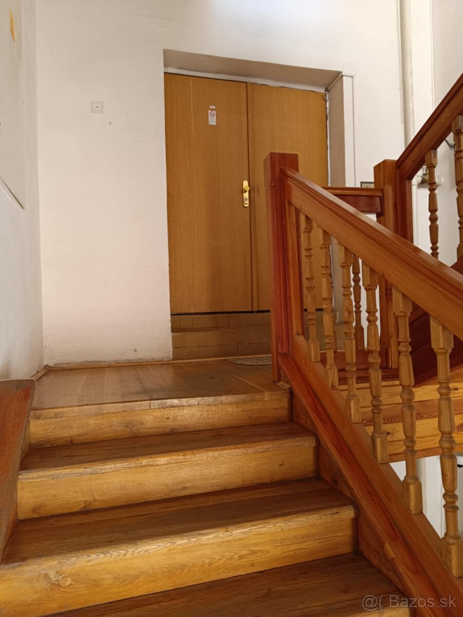 Na prenájom kancelársky priestor 276 m2 centrum Ban Bystrica