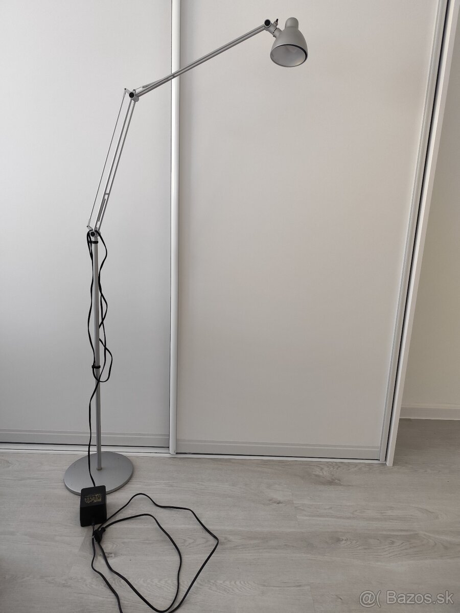 Interiérové lampy – stojace a stolové