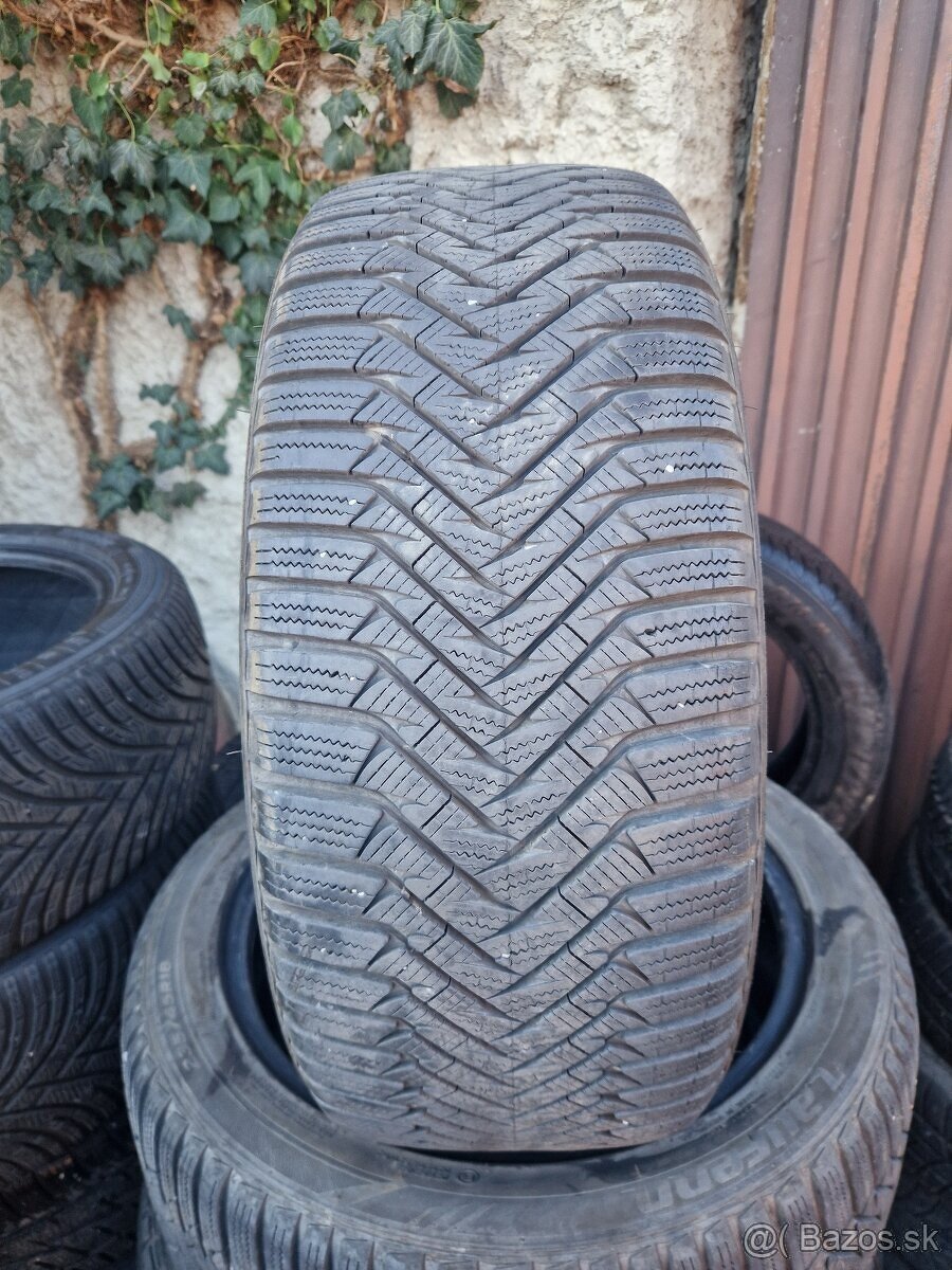 Predám zimné pneu Laufenn 235/45r18