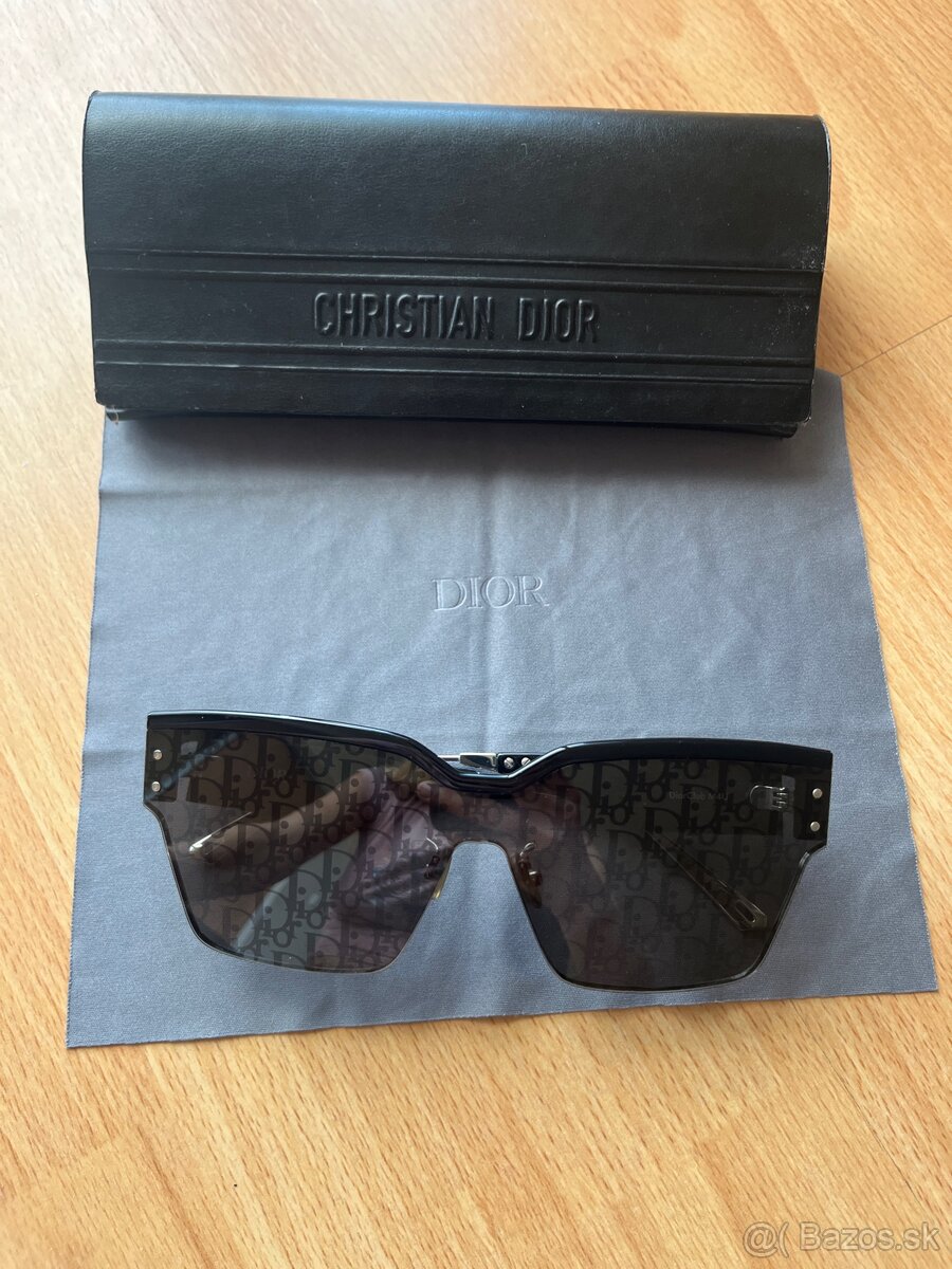 Christian Dior logo okuliare