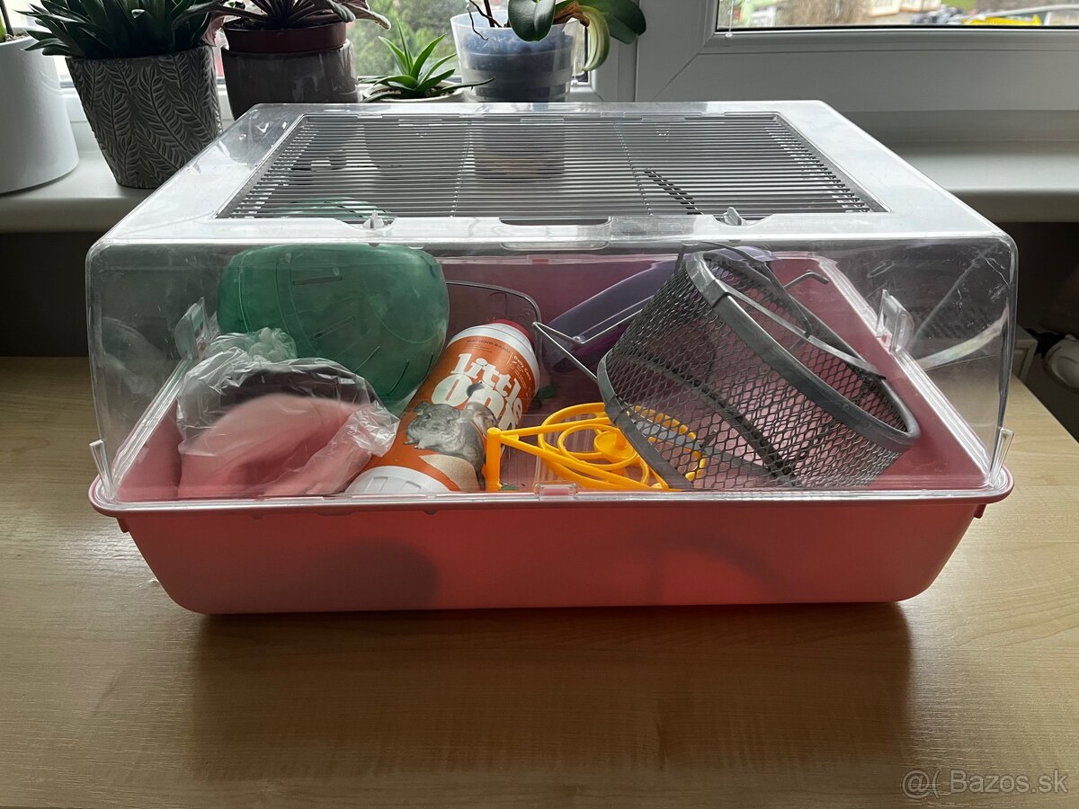 Klietka pre škrečka s rôznym príslušenstvom