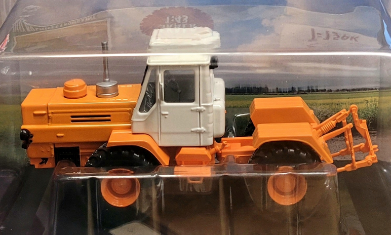 Traktor T-150K traktory 1:43