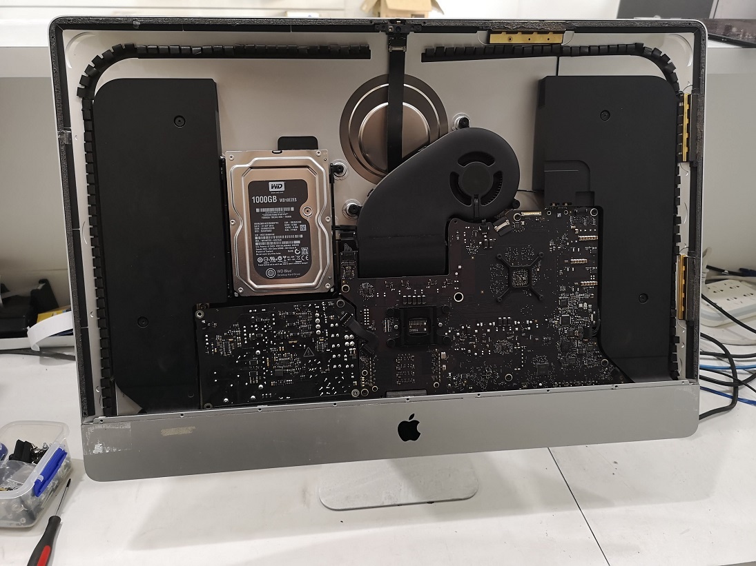  Servis a oprava základnych dosiek a zariadení Apple a iné