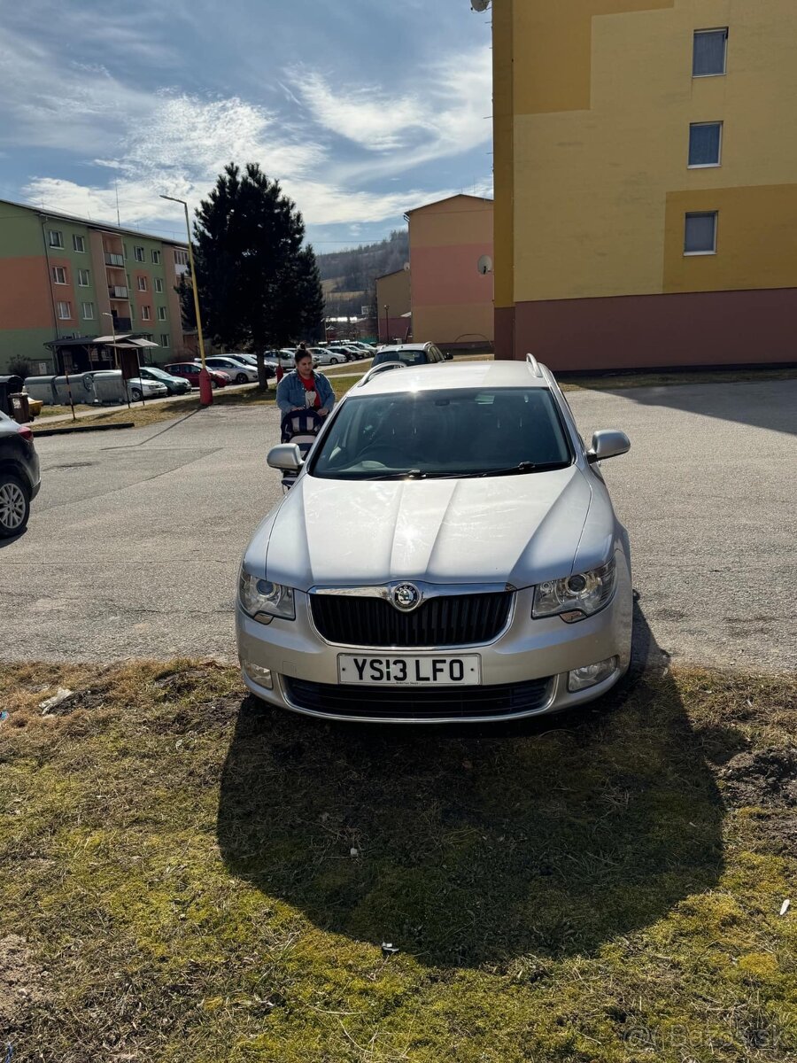 Divoz gb: Škoda Superb 1.6 TDI (2013) – pravostranné riaden