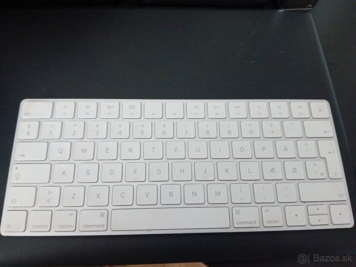 Apple klávesnica