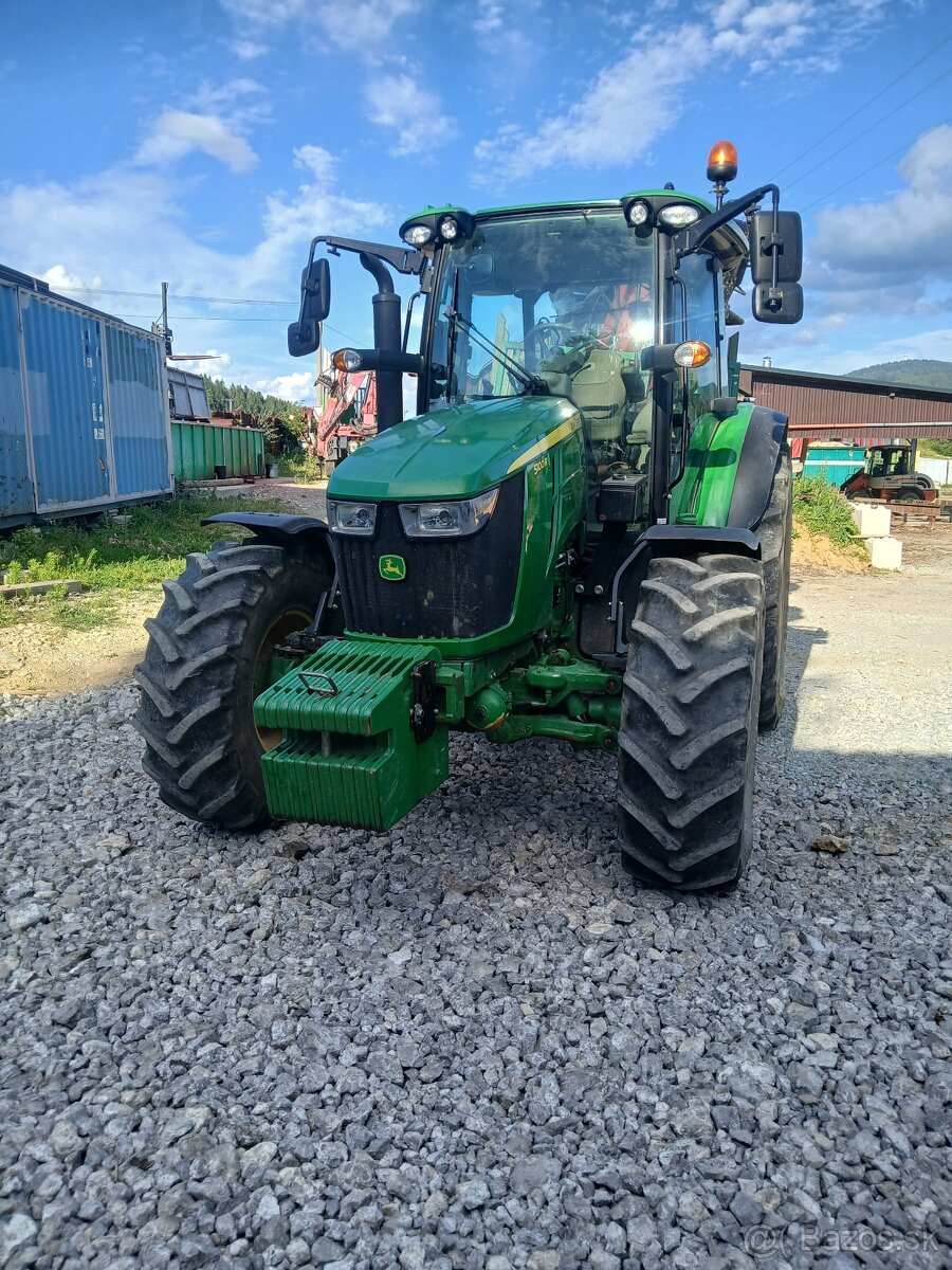 Traktor John deere 5100R