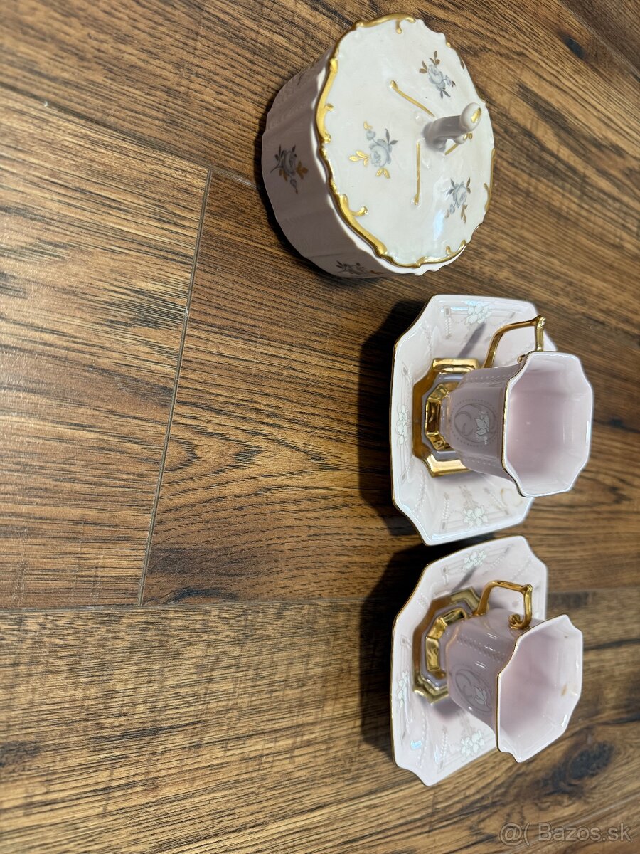 Ružový porcelán