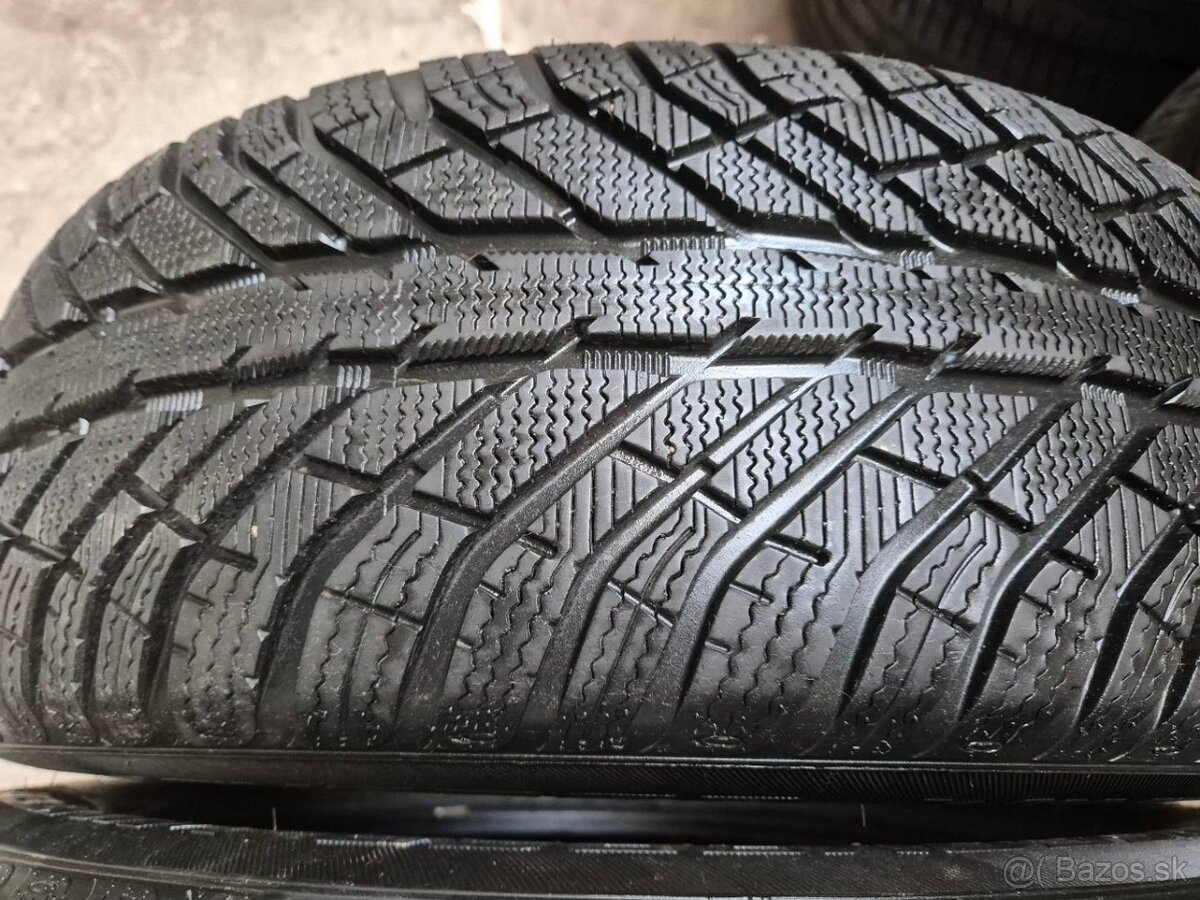 235/60 r18 zimné 4 ks COOPER dezén 8,1 - 8 mm DOT2022
