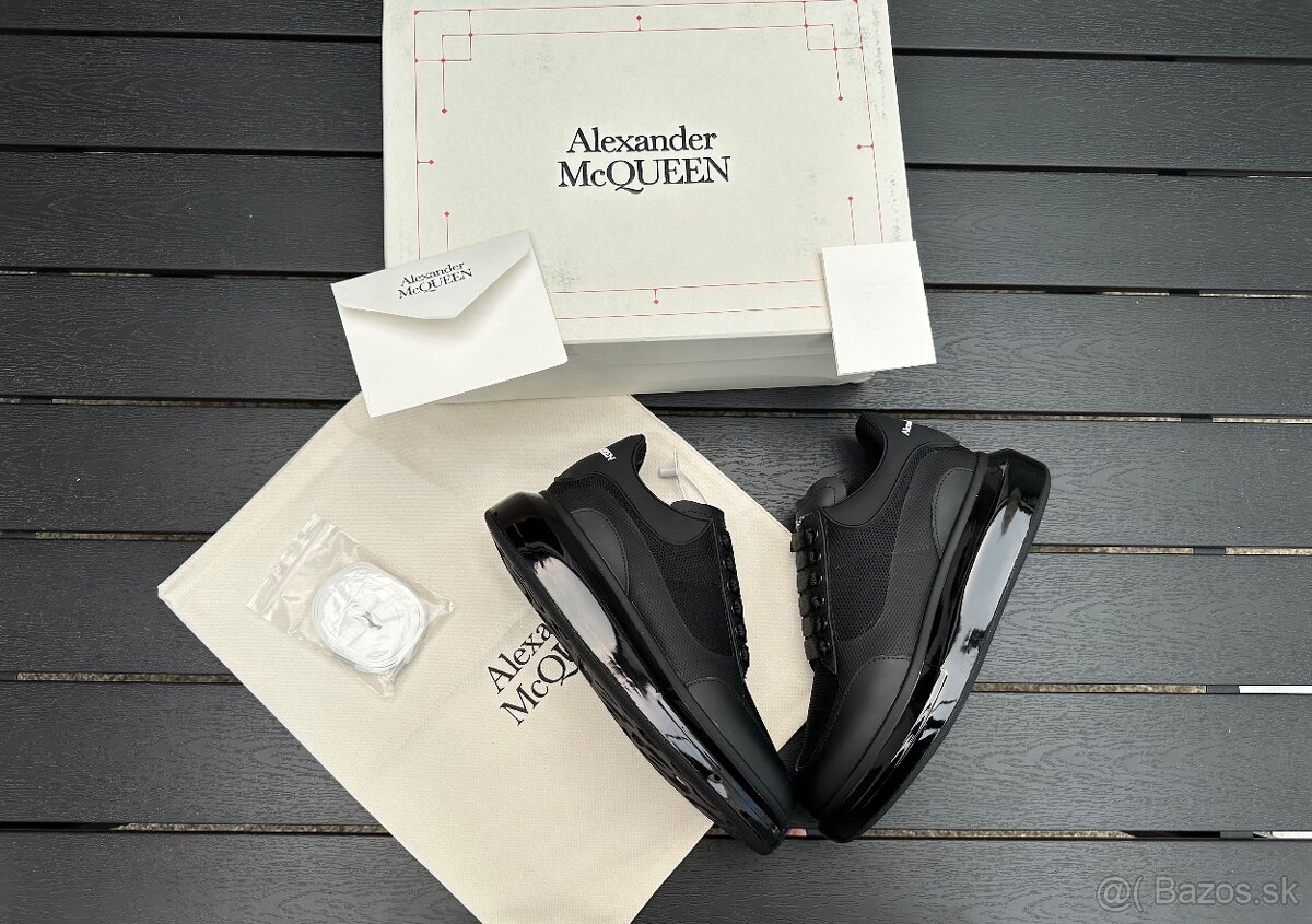 Alexander McQueen Black full balenie.