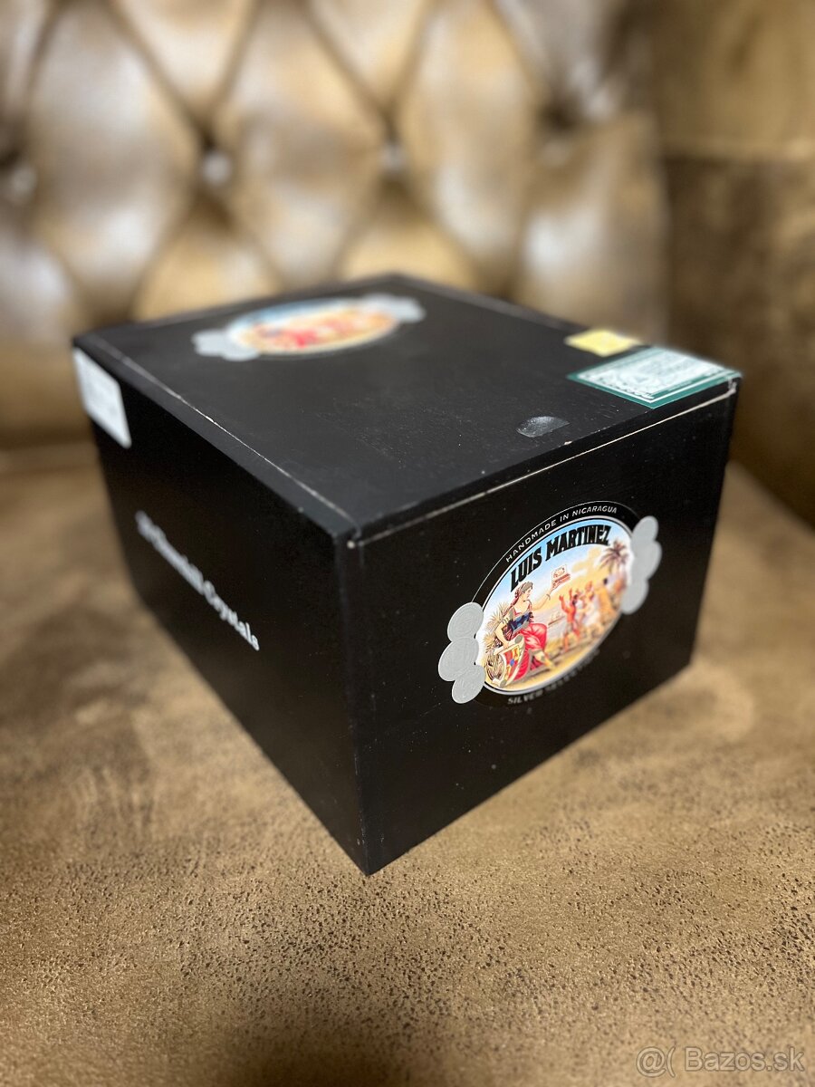 HUMIDOR NA CIGARY
