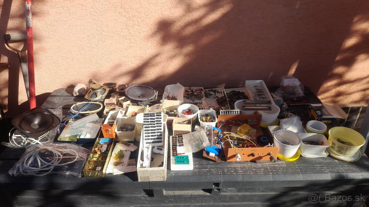 Tesla náhradné diely..., repráky....cena za všetko 180eur