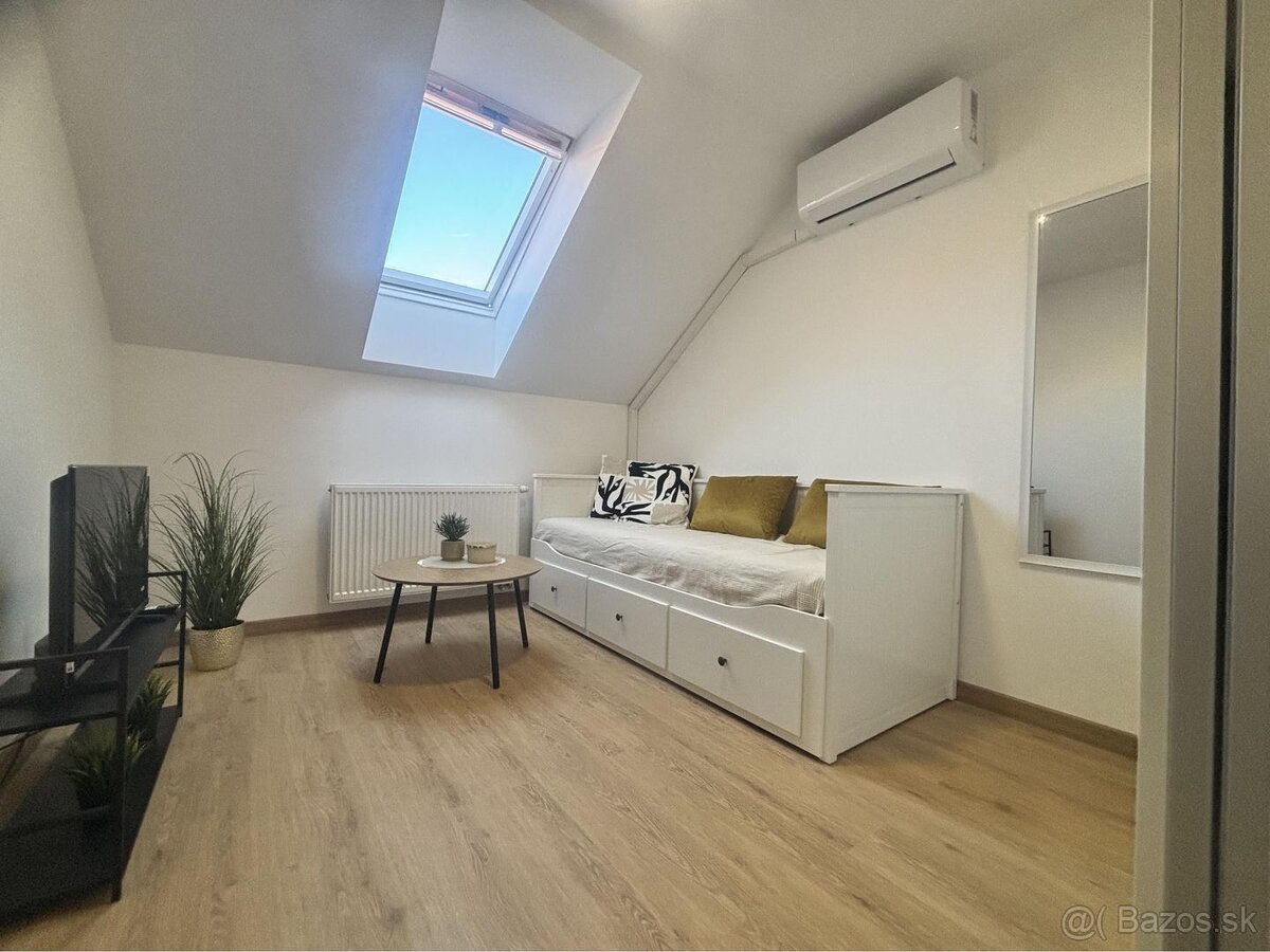 EXKLUZÍVNE 1 izbový byt na prenájom - Halenárska Trnava.