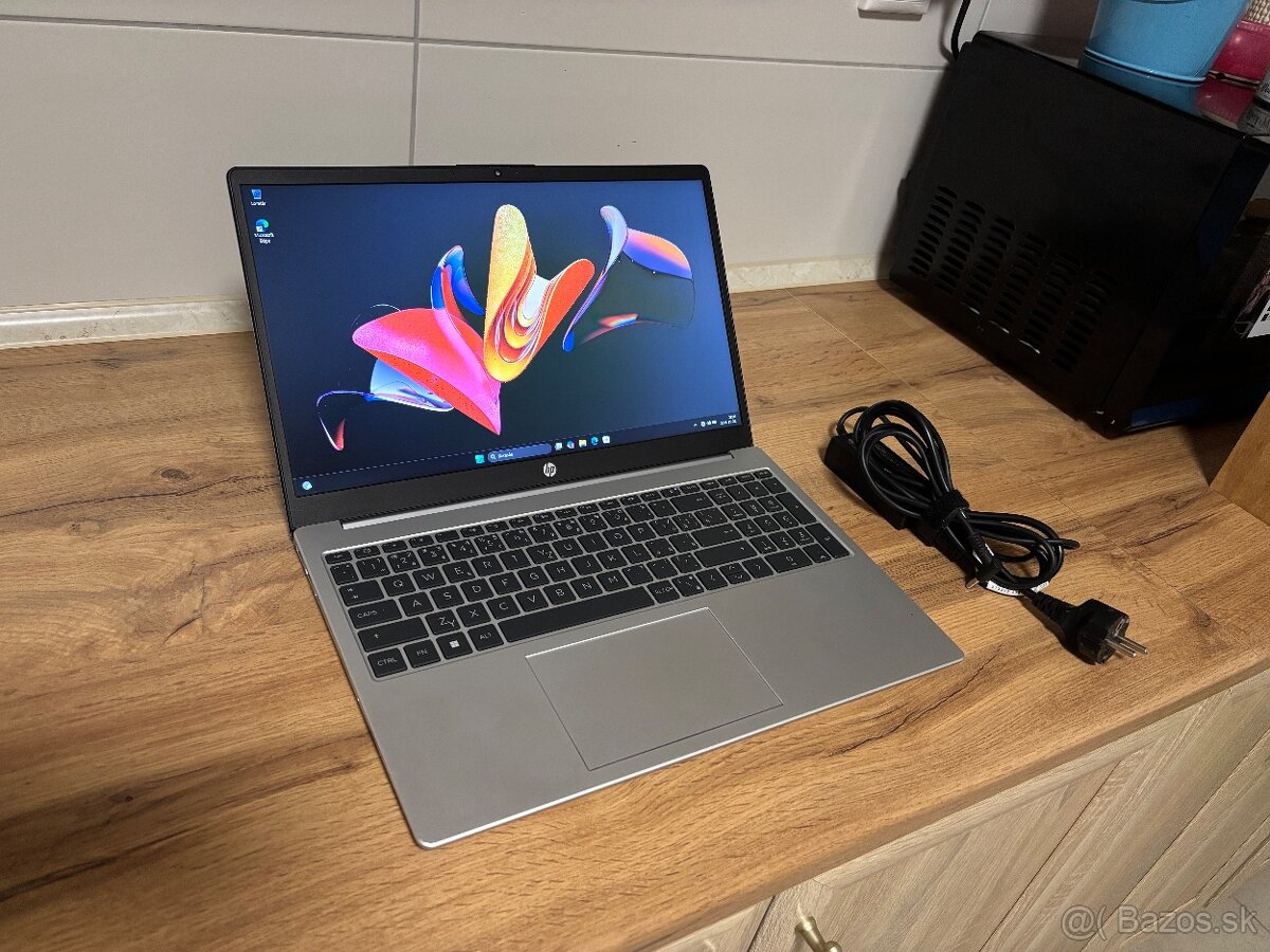 /HP/Notebook/4GB RAM DDR5/128GB NVMe SSD/Intel/2GB///