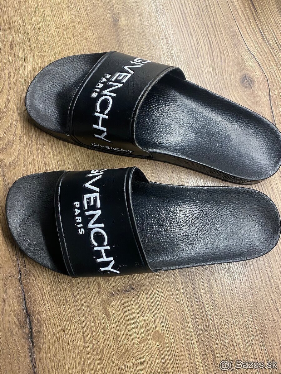 Givenchi šľapky