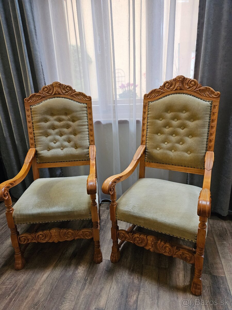 Veľké kráľovské kreslá