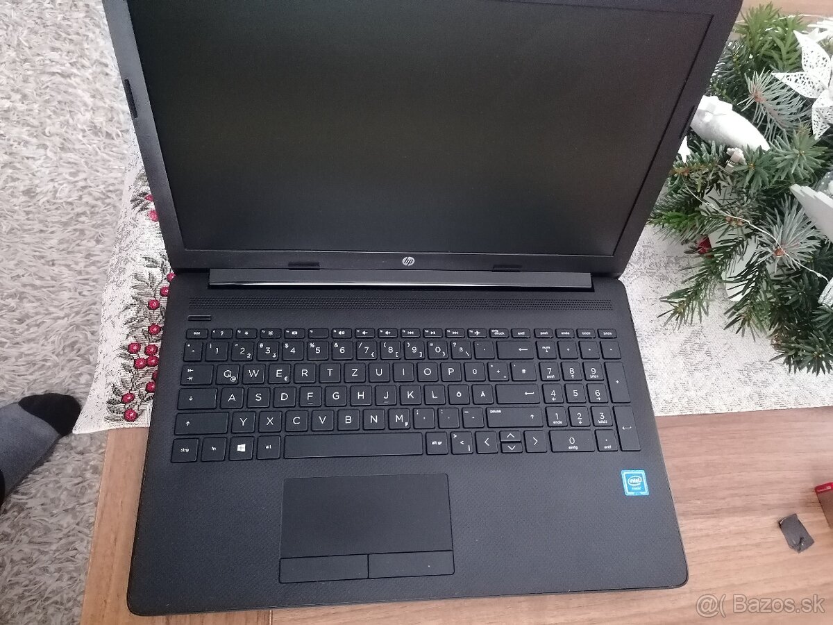 Na predaj 15,6" notebook HP 15, windows 10 home.