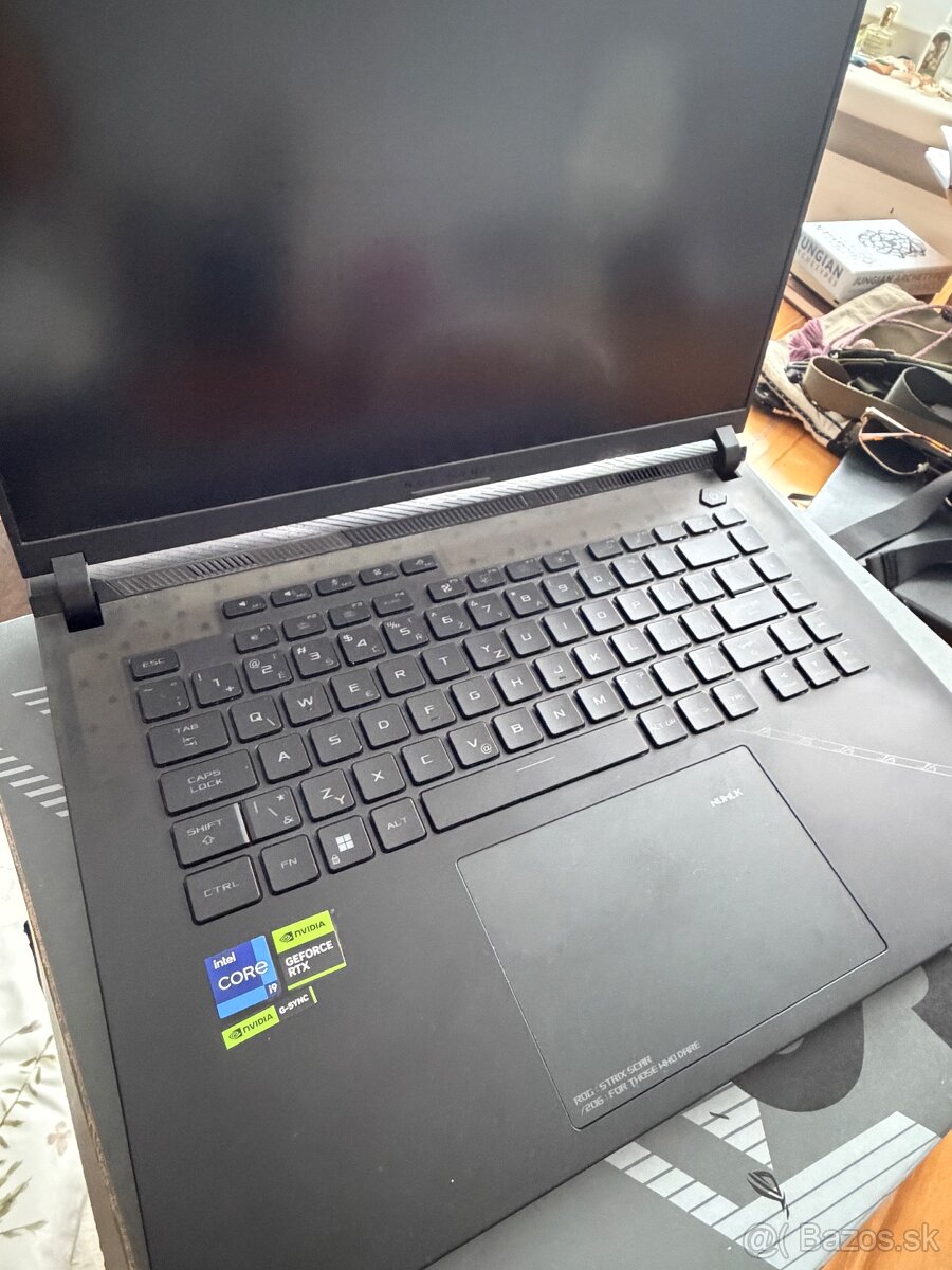 ROG Strix