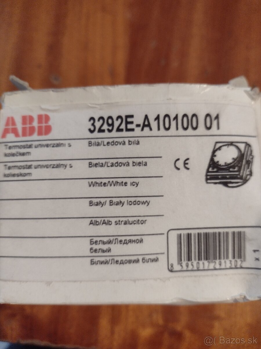 ABB termostat univerzálny