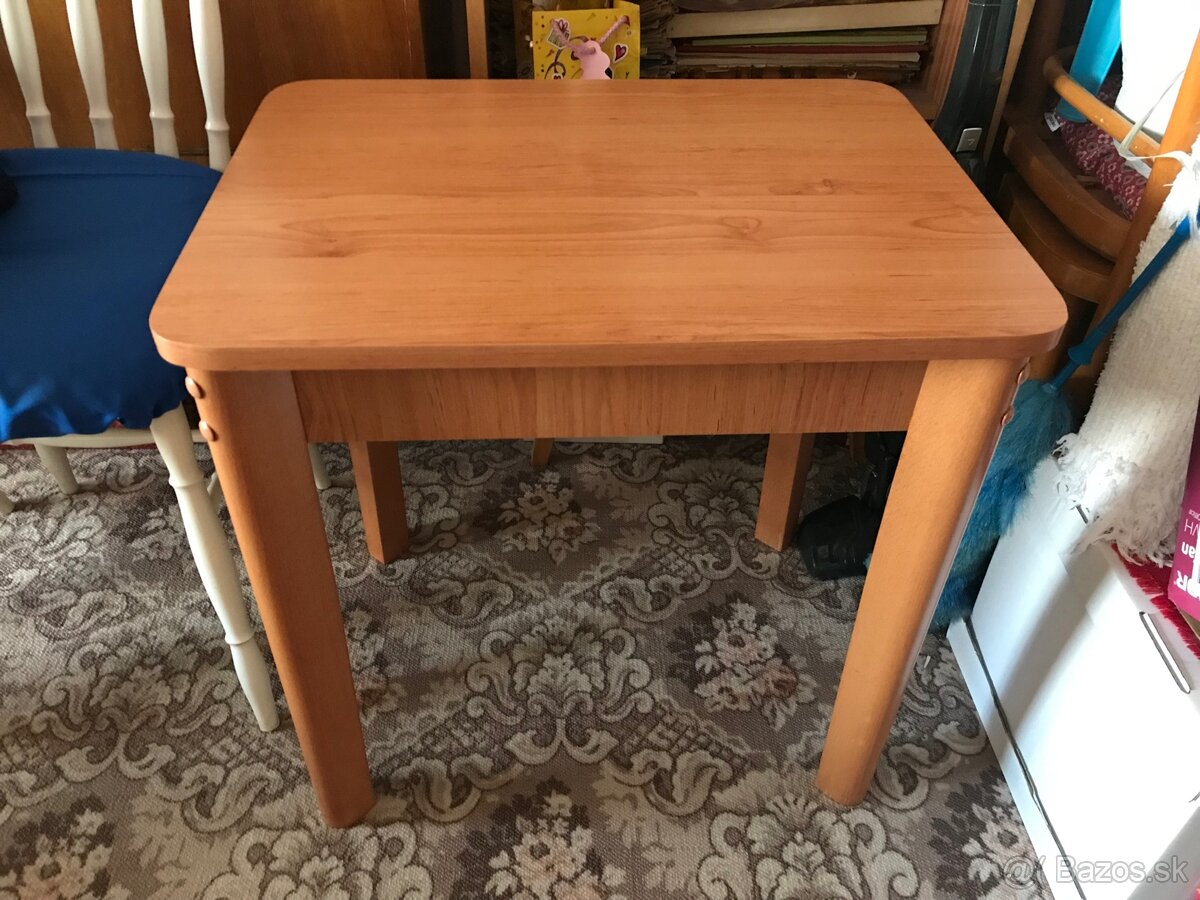 Stolík