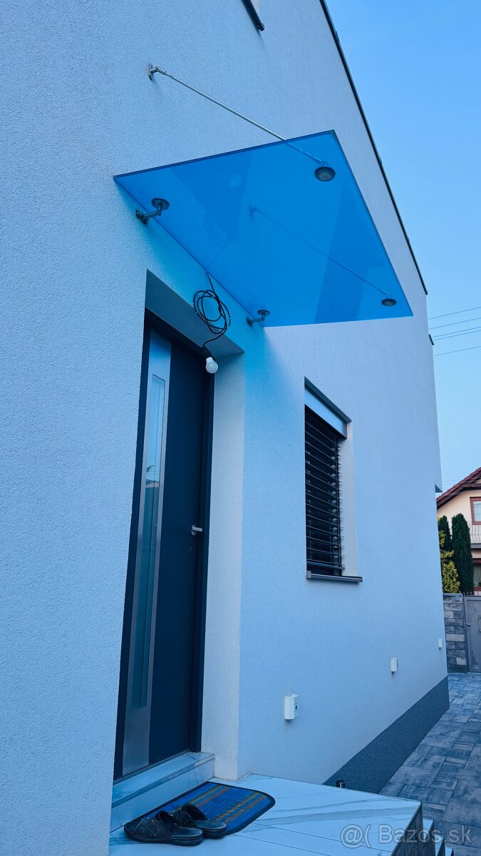 Predam slkleneny pristresok 150x90