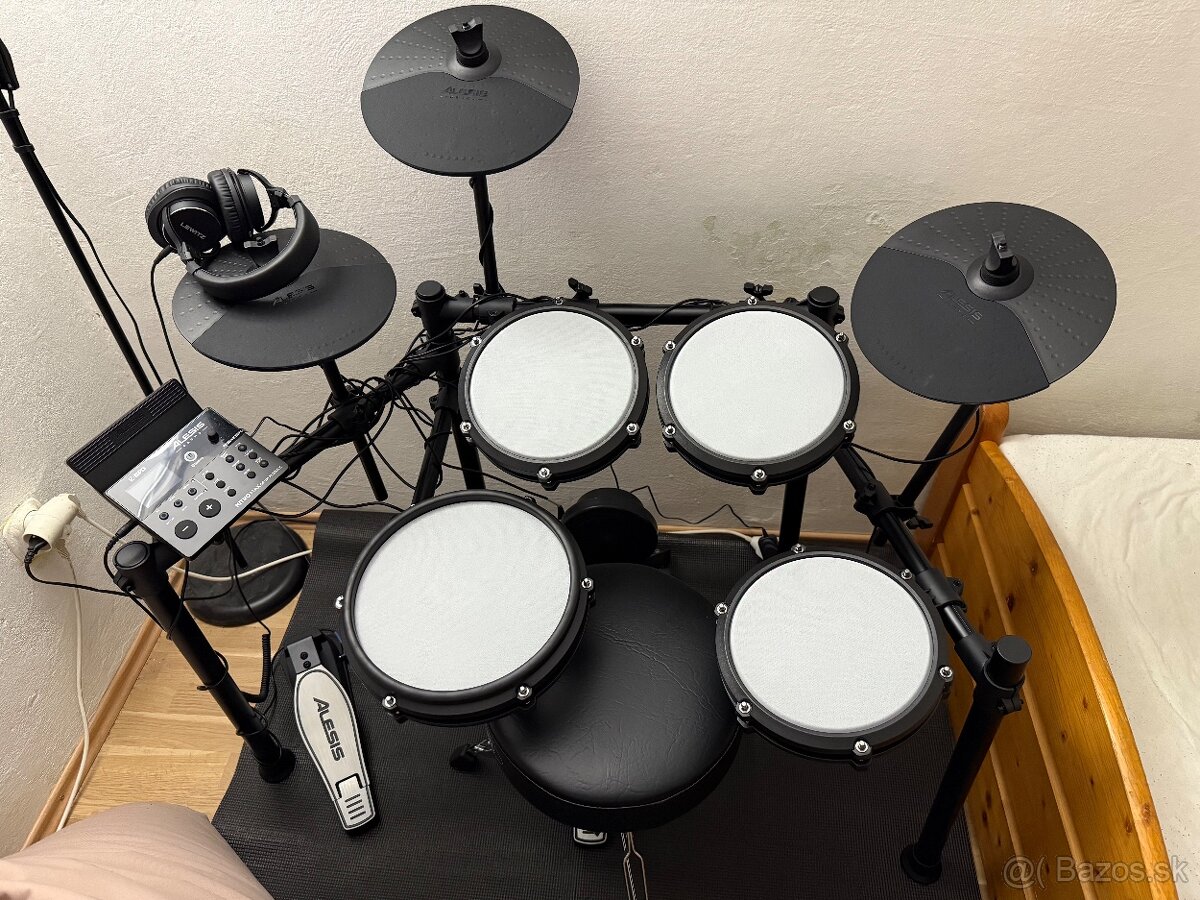 Elektrické bicie Alesis Nitro Max