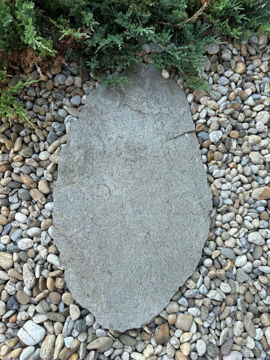 Našlapovacie kamene