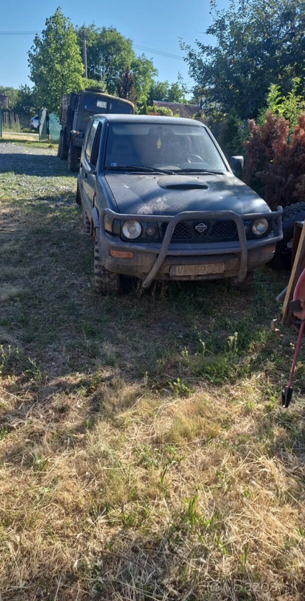 Nissan terrano