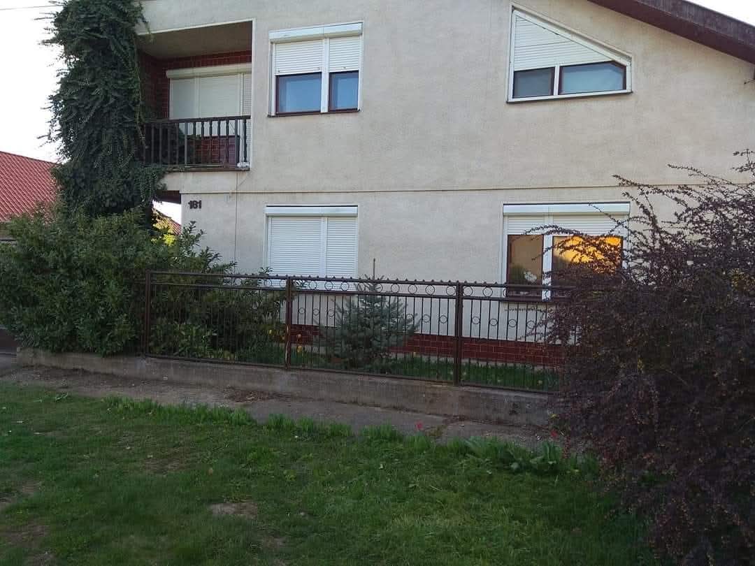 Predám veľký rodinný dom 7 izbový za cenu 4 izbového bytu