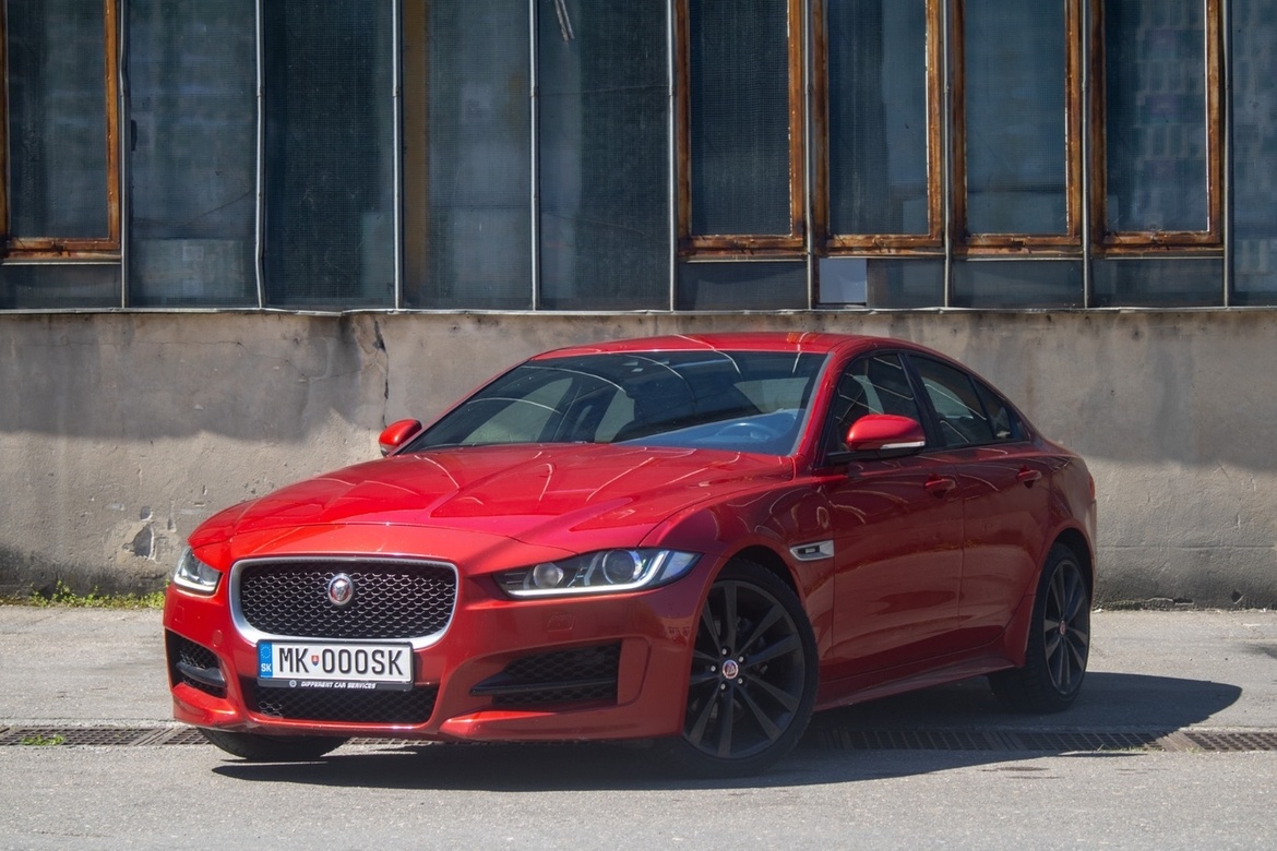 Jaguar XE