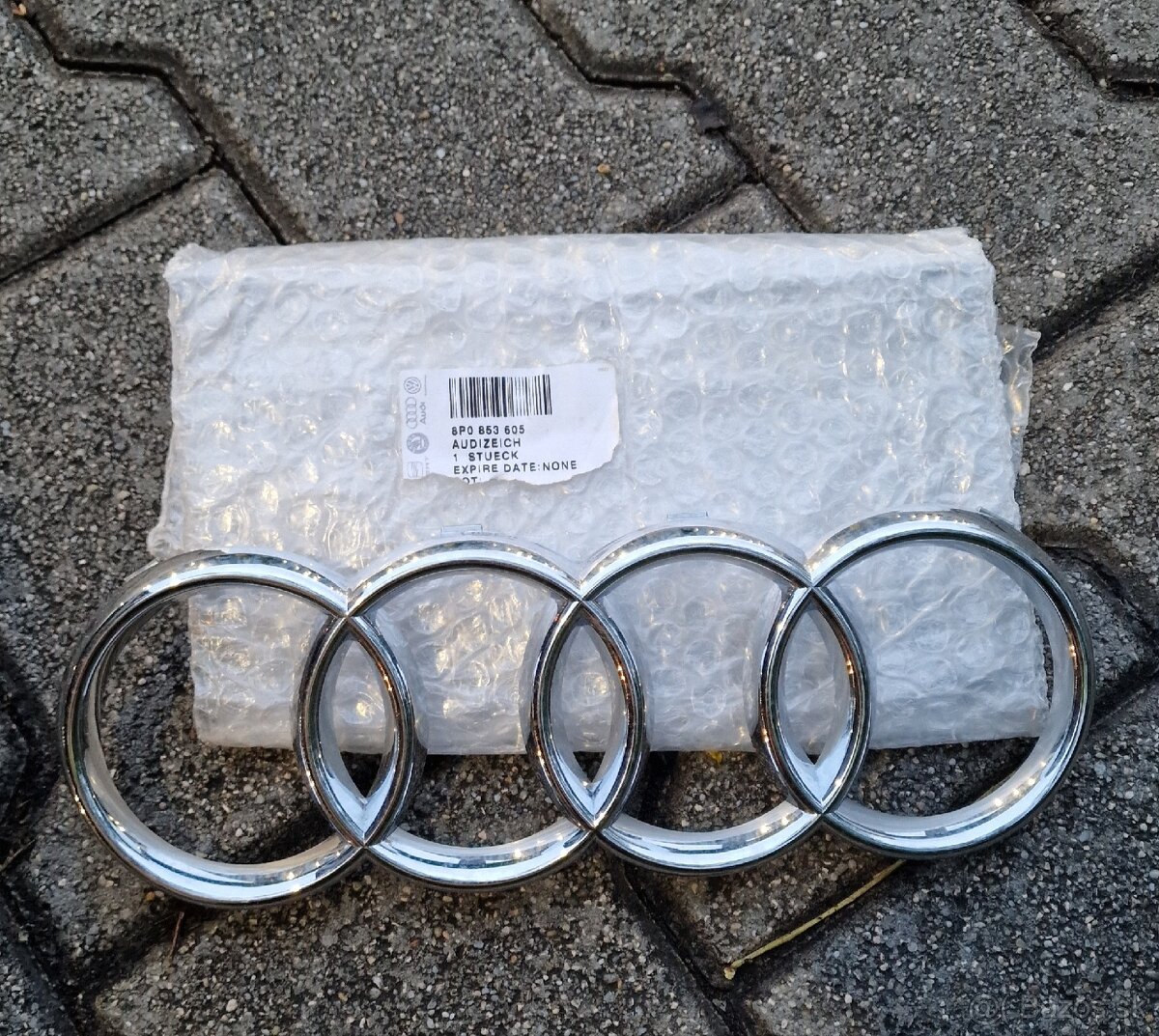 Predám znak Audi 8P0853605
