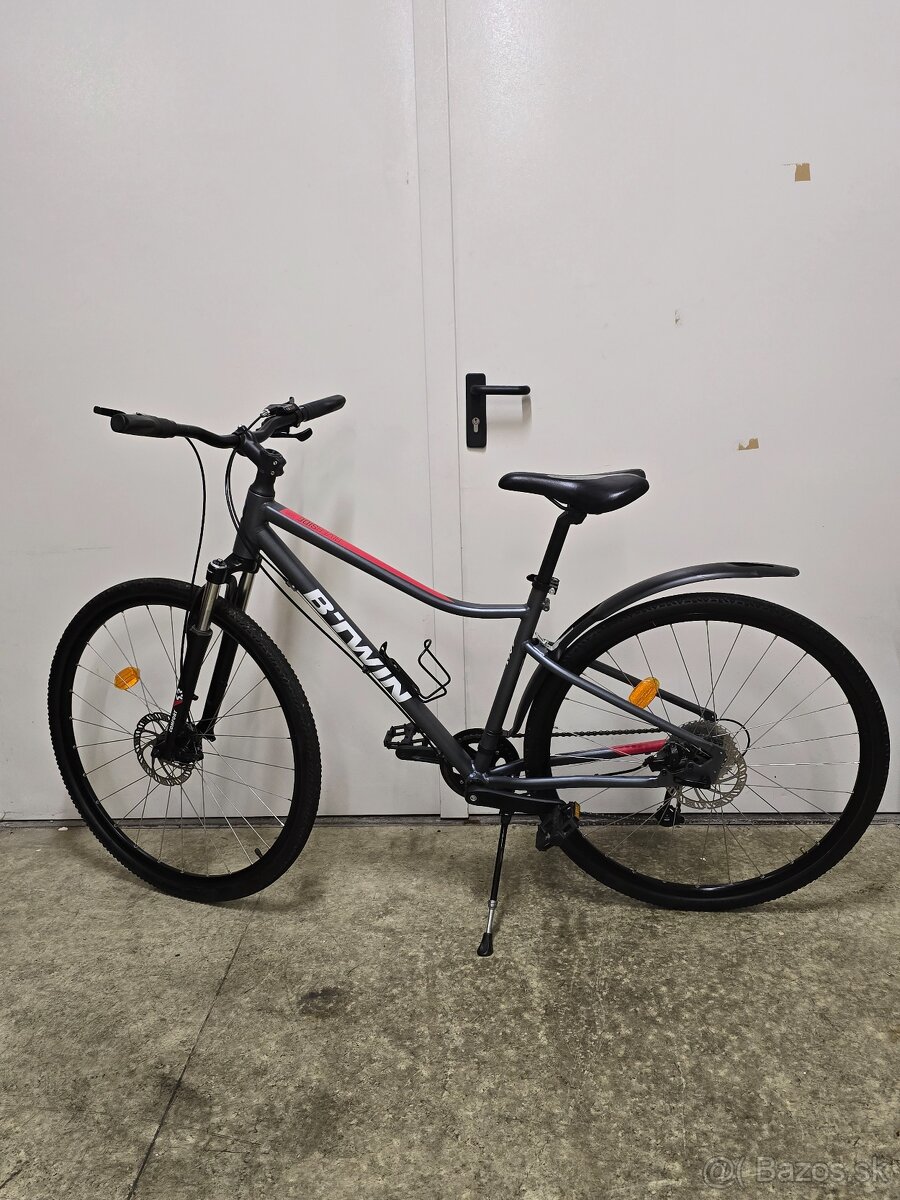 Trekingový bicykel B-twin 500