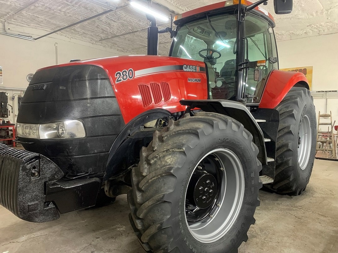 CASE Magnum 280
