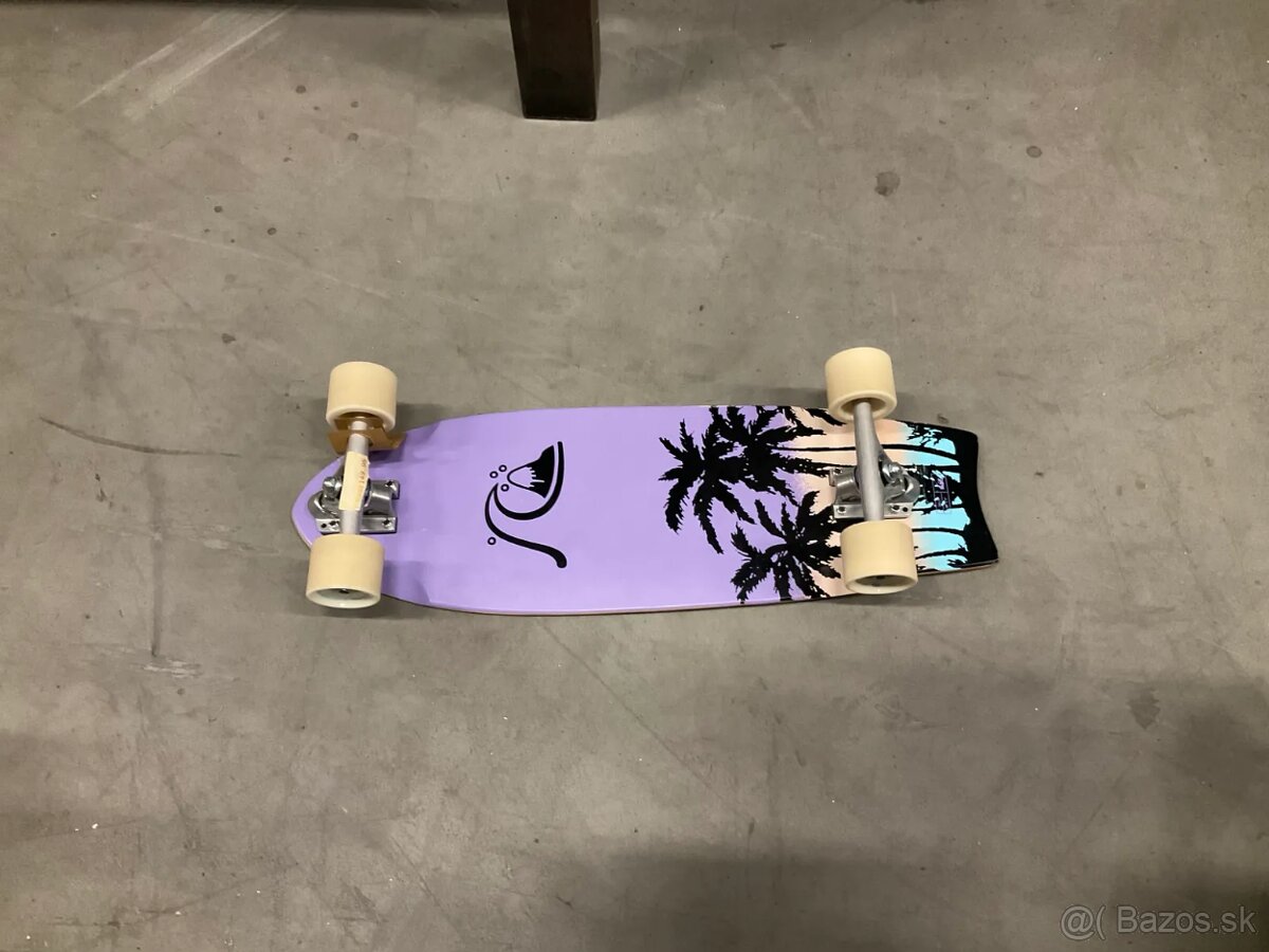 UPLNE NOVY SKATEBOARD
