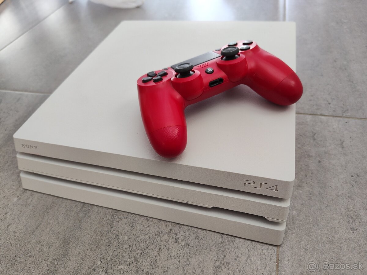 Sony PS4 Pro 1 Tb v bielej farbe