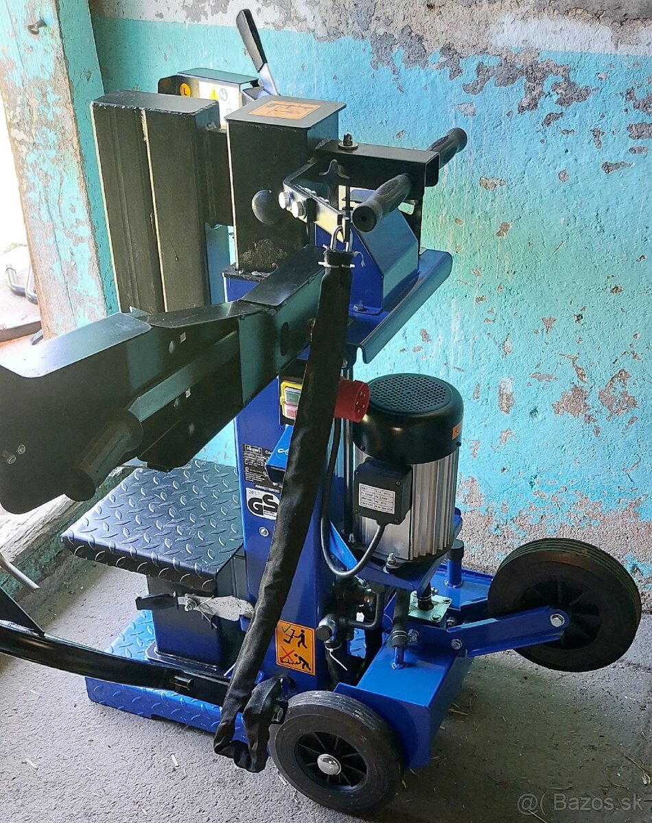 Scheppach Vertikálny štiepač dreva COMPACT 15 T, 3500W, 400