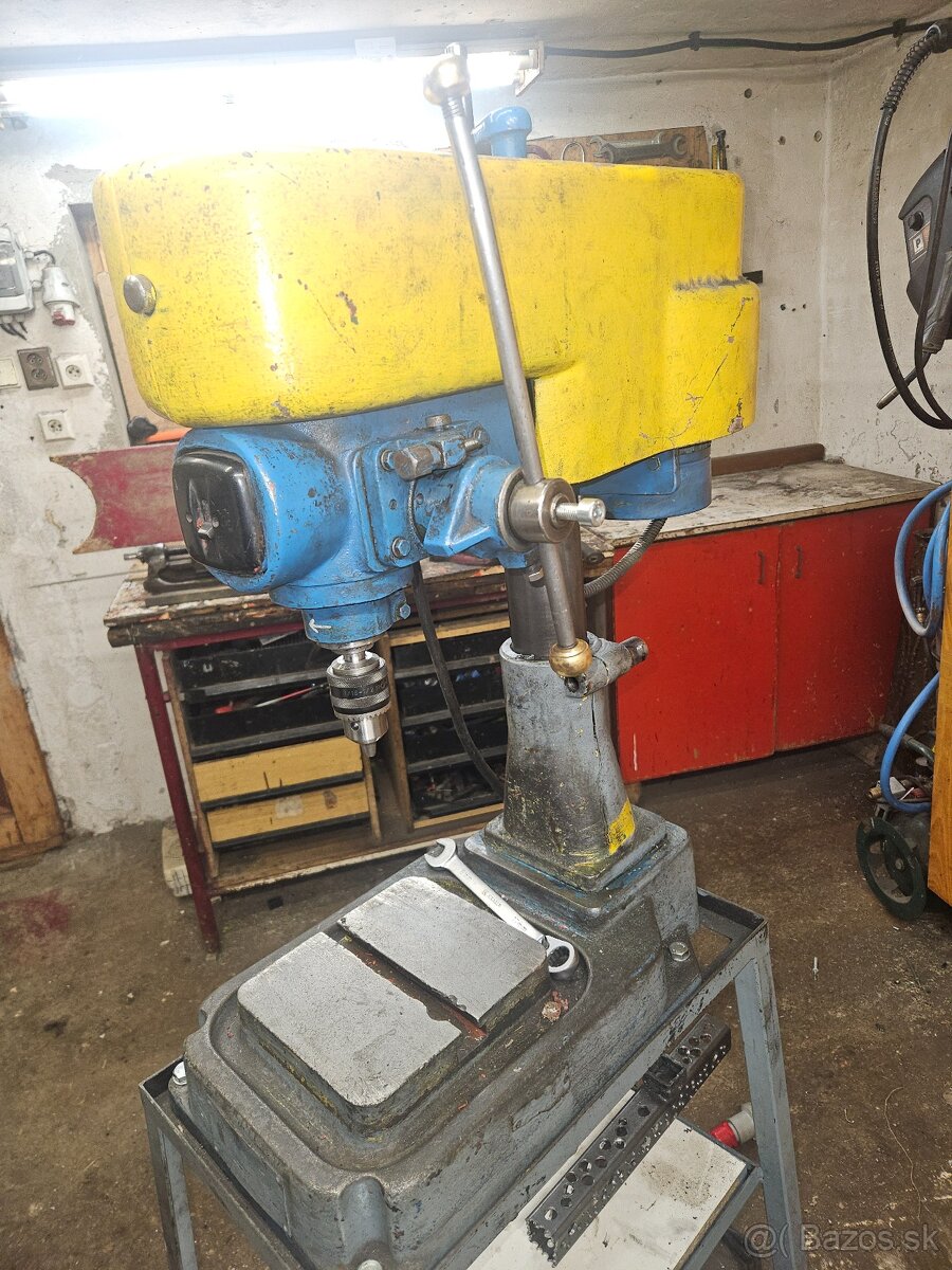 Jihokov vrtacka stojanova