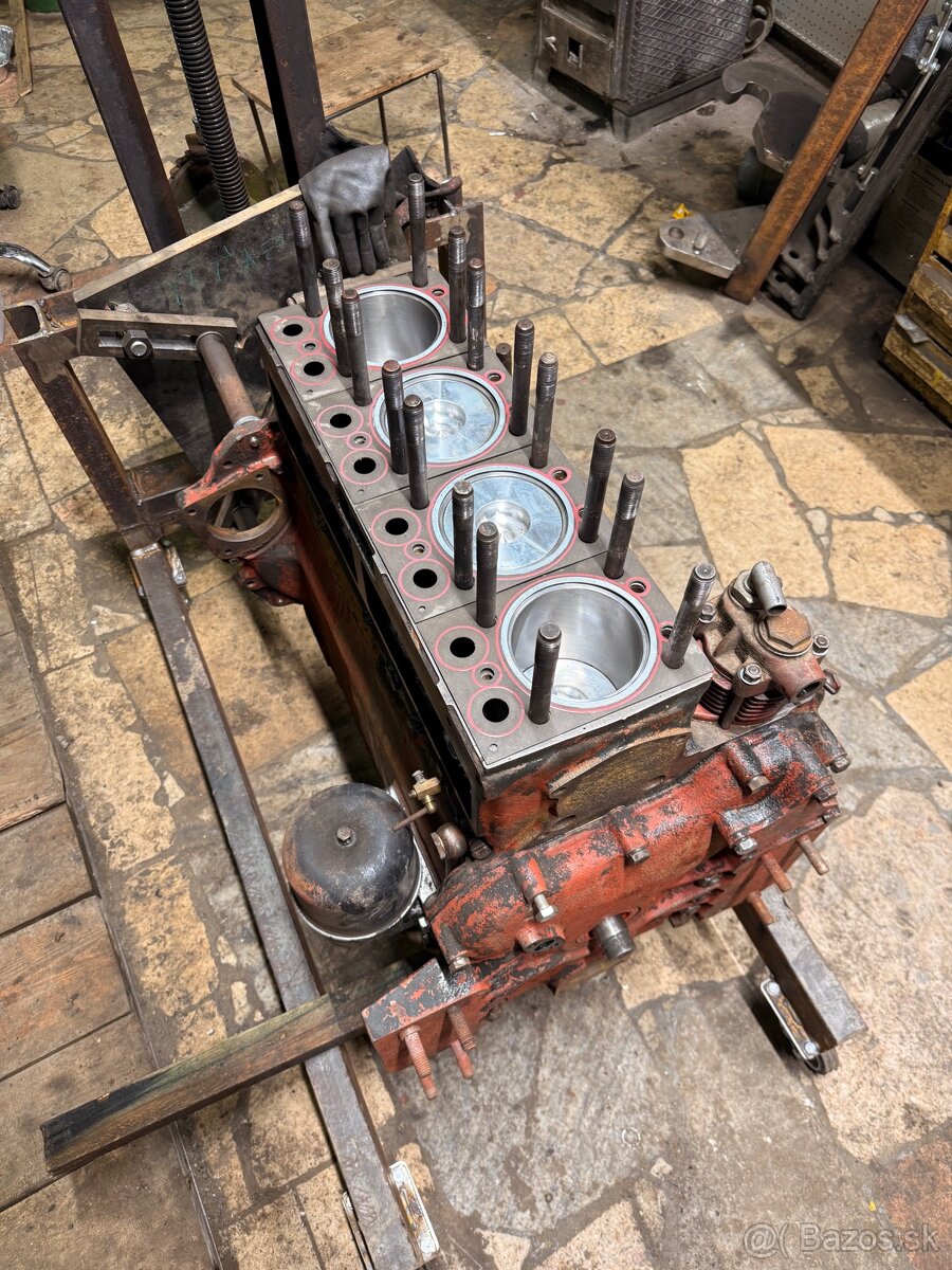 Polomotor Zetor 6901