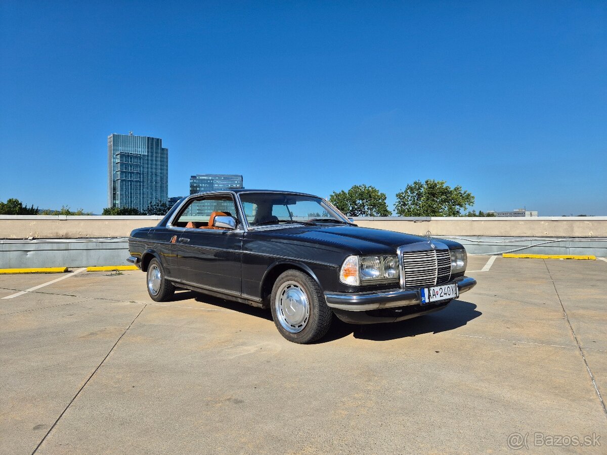 Mercedes-Benz W123 230C