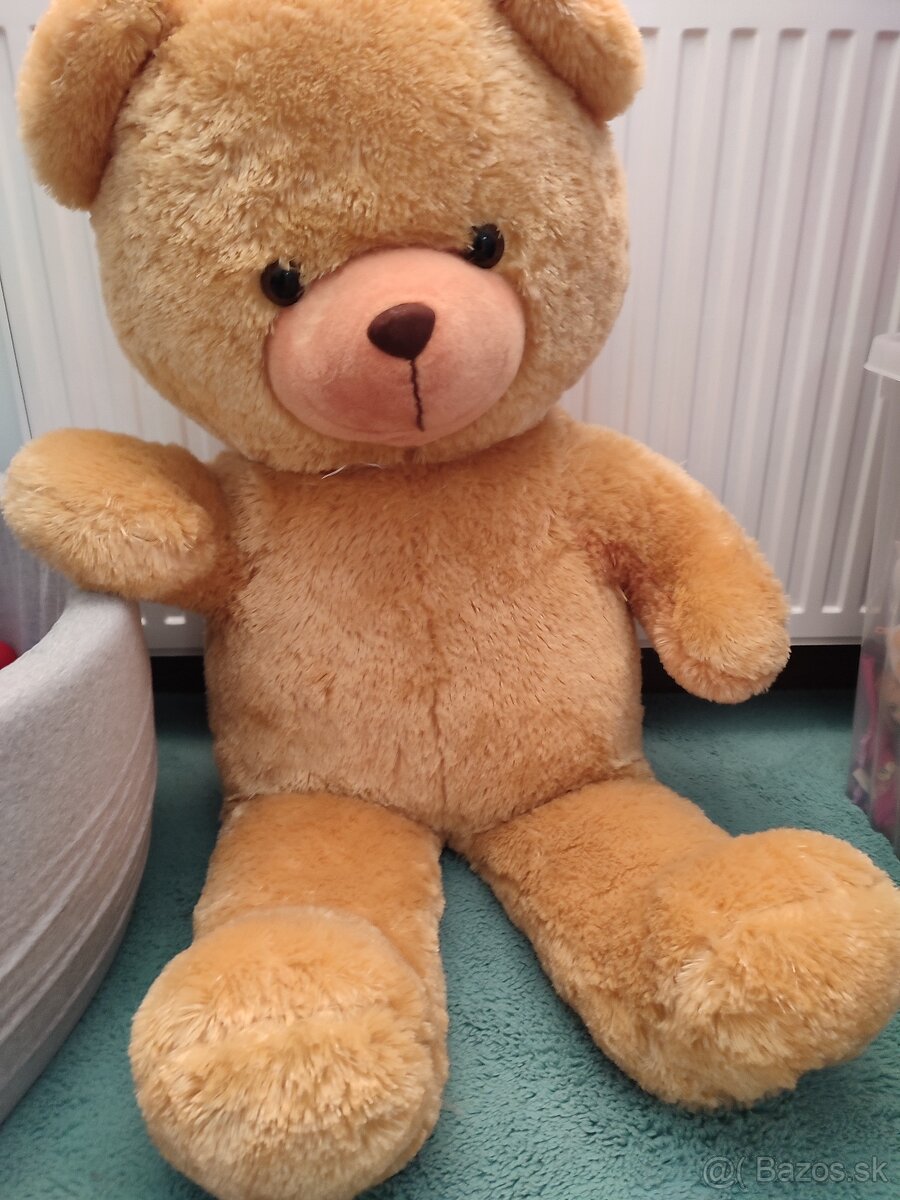 Veľké plyšové medvede