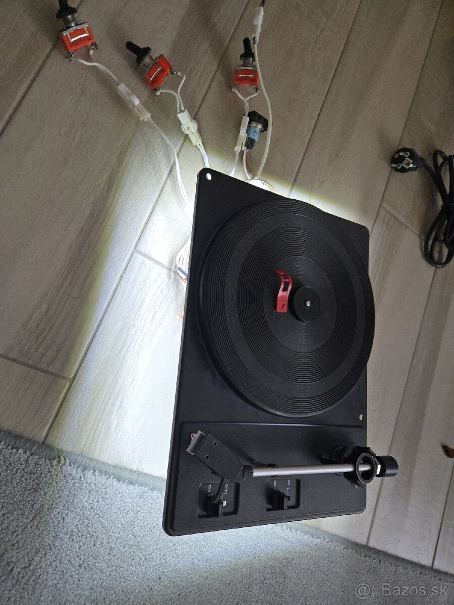 Gramafon tesla bez prenosky