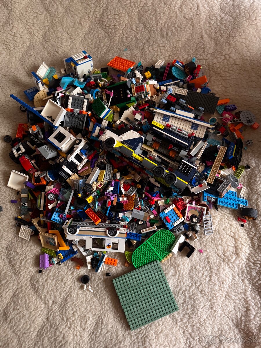 Lego plna krabica